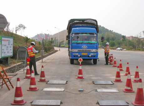 軸重秤-高速公路交警專用地磅、便攜式公路超載檢測系統(tǒng)